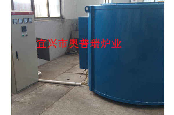 井式（滲碳、滲氮）電阻爐